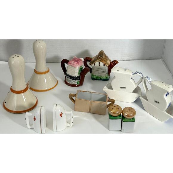 Lot 5 Vintage Ceramic Salt Pepper Shakers Irons Hand Bells Tea Pots Pitcher Bowl - Picture 2 of 11